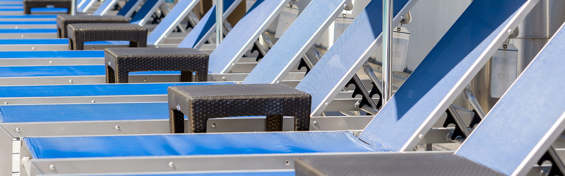 https://www.livingwellindc.com/sites/default/files/revslider/image/poolBeds.jpg
